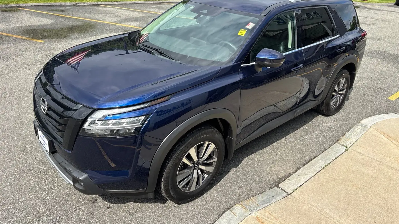 2022 Nissan Pathfinder SL