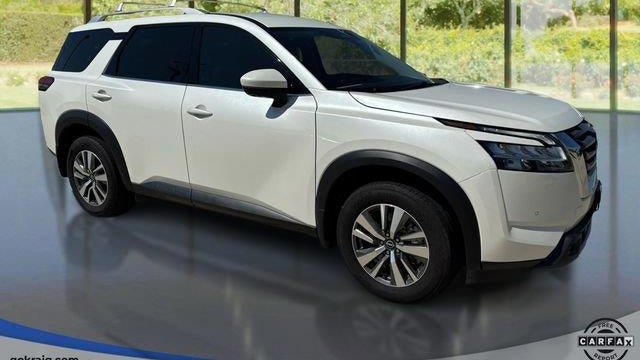 2024 Nissan Pathfinder SL