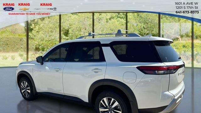 2024 Nissan Pathfinder SL