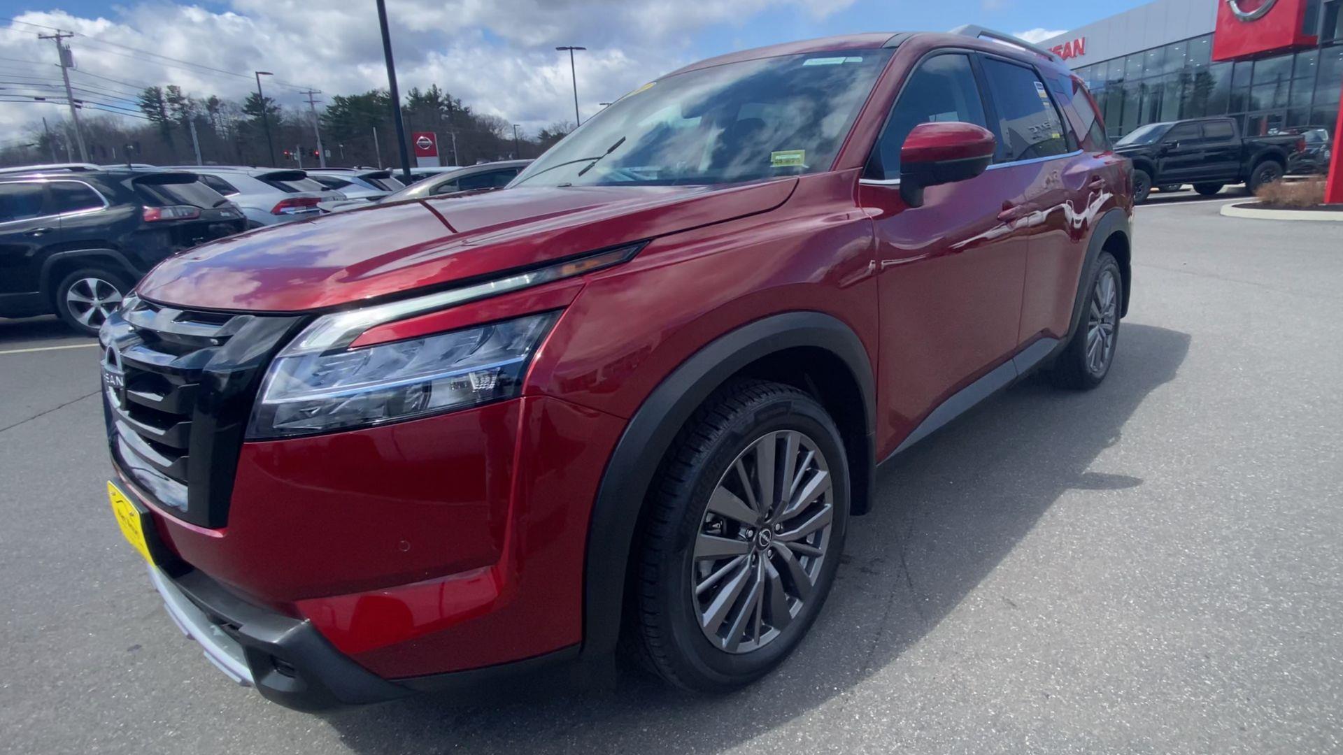 2024 Nissan Pathfinder SL