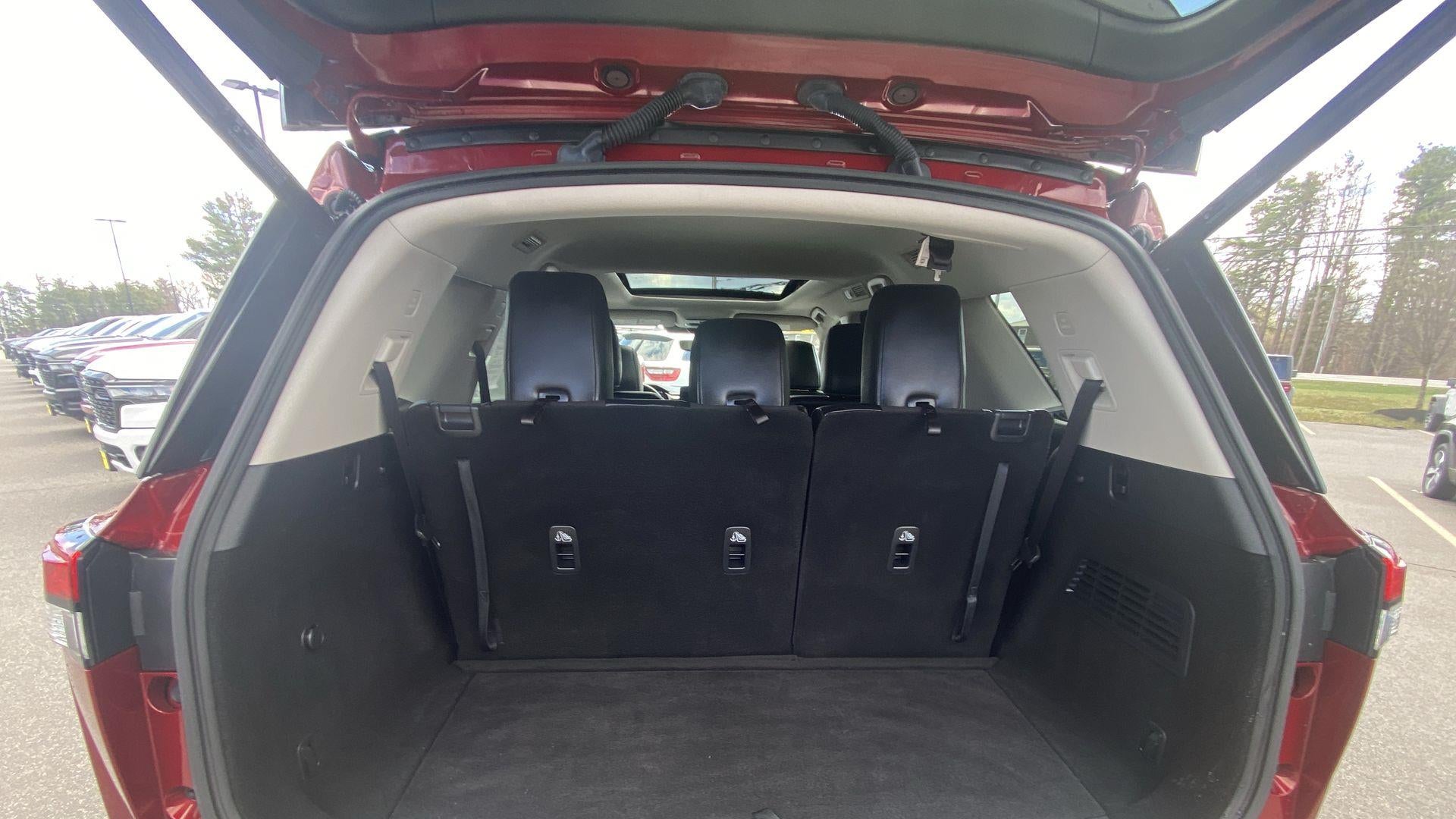 2024 Nissan Pathfinder SL