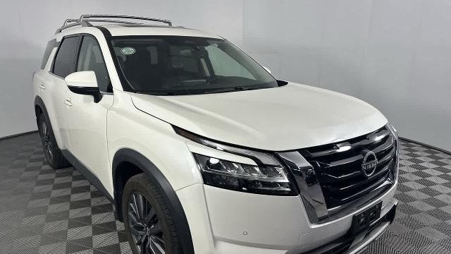 2022 Nissan Pathfinder SL