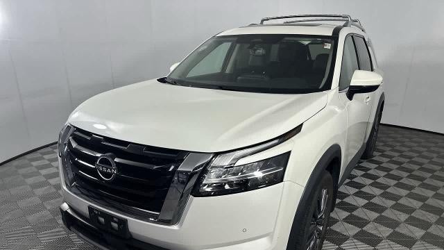 2022 Nissan Pathfinder SL