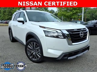2025 Nissan Pathfinder with Everest White Pearl Tricoat Exterior