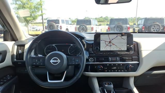 2023 Nissan Pathfinder SL