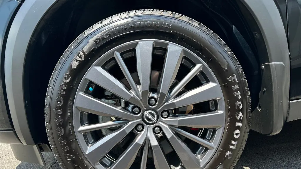 2024 Nissan Pathfinder SL