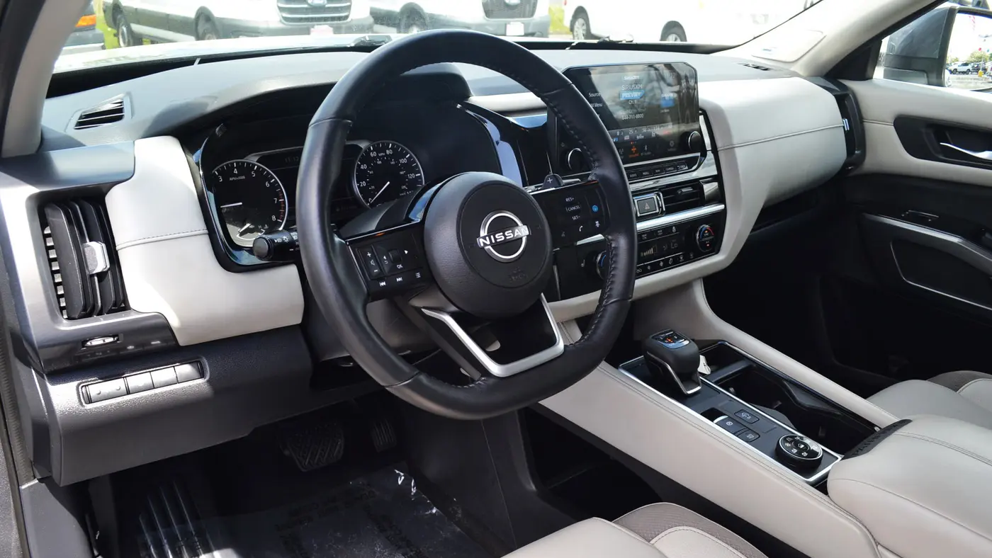 2022 Nissan Pathfinder SL
