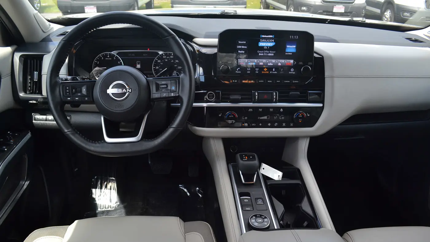 2022 Nissan Pathfinder SL