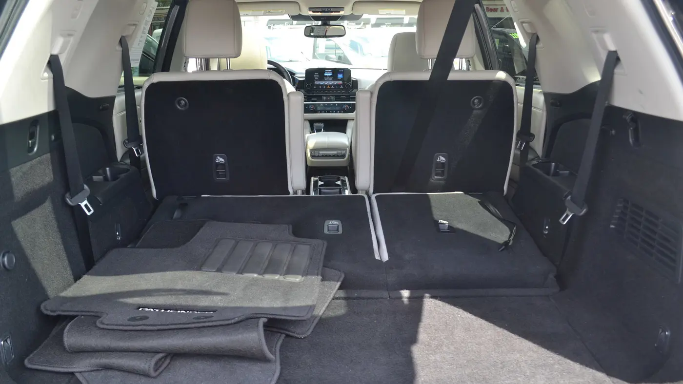 2022 Nissan Pathfinder SL