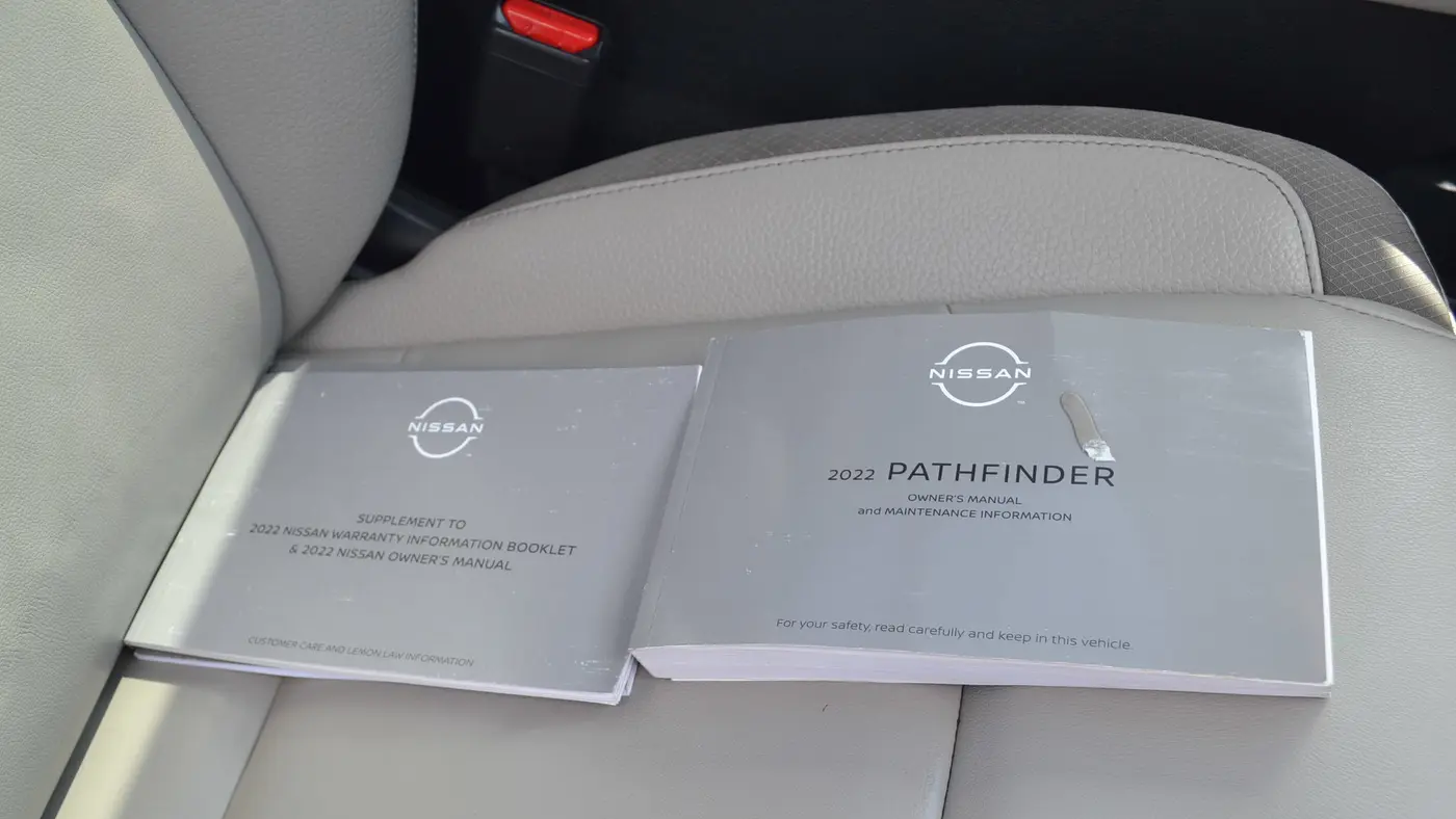 2022 Nissan Pathfinder SL