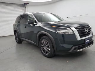 2023 Nissan Pathfinder with Obsidian Green Pearl Exterior