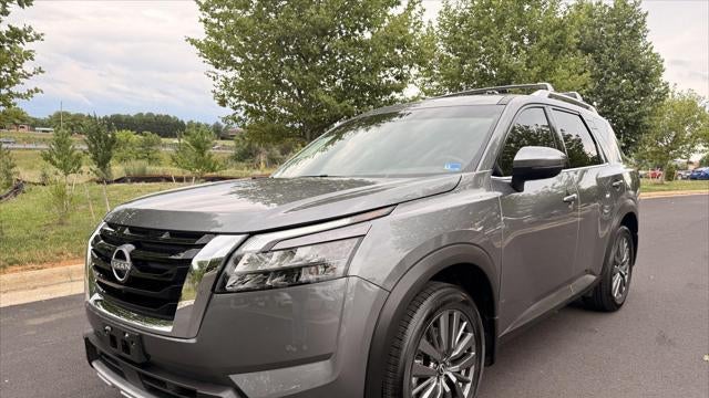 2025 Nissan Pathfinder SL