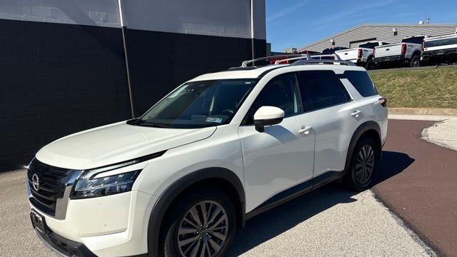 2024 Nissan Pathfinder SL
