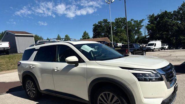 2024 Nissan Pathfinder SL
