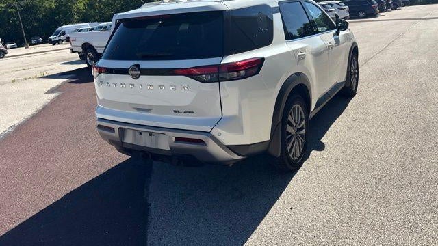 2024 Nissan Pathfinder SL