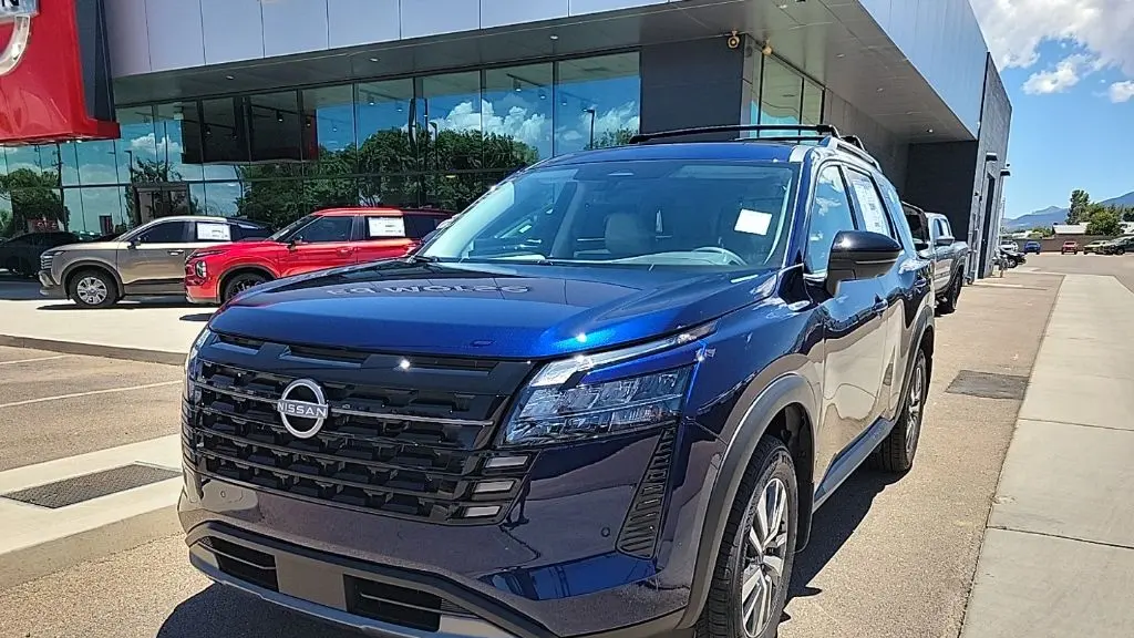 2026 Nissan Pathfinder SL