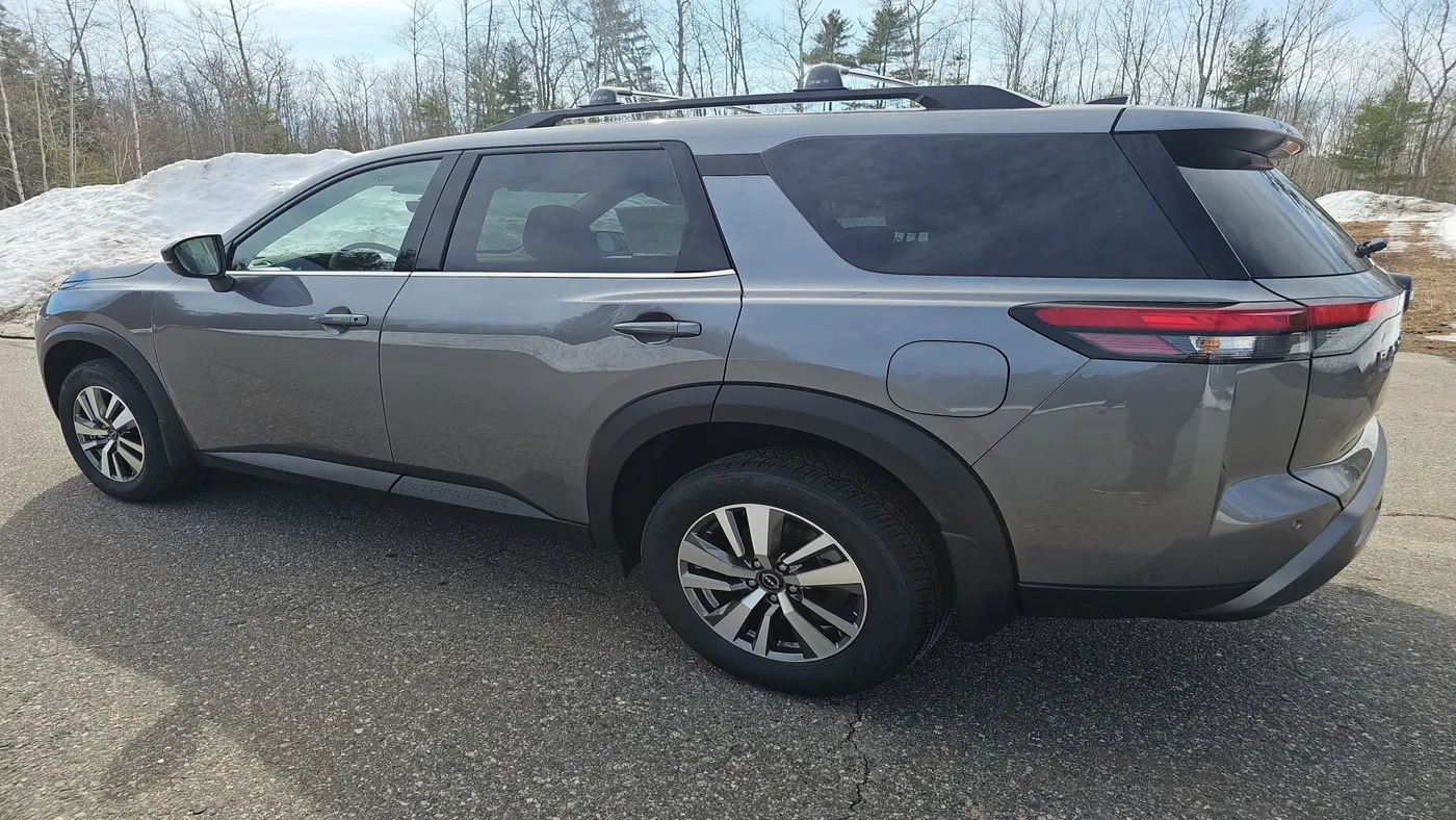 2026 Nissan Pathfinder SL