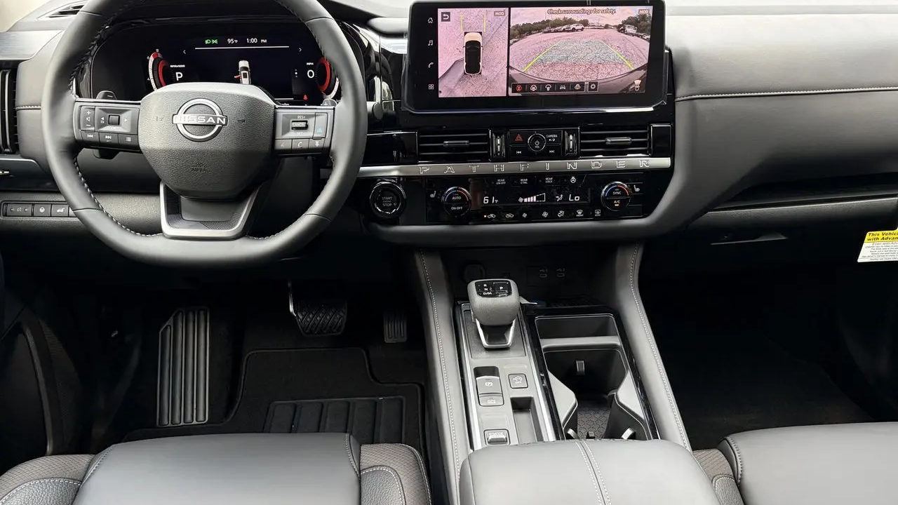2026 Nissan Pathfinder SL