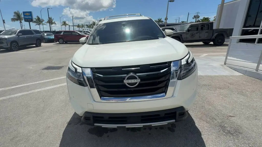 2024 Nissan Pathfinder Platinum