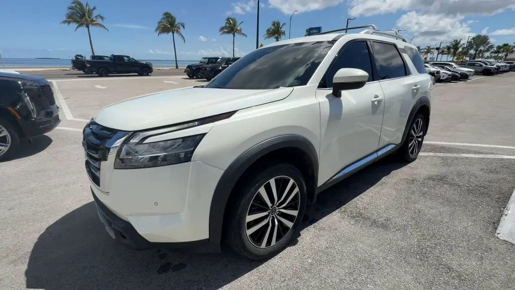 2024 Nissan Pathfinder Platinum