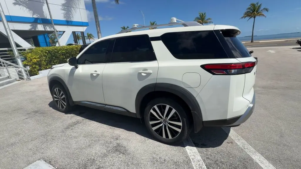 2024 Nissan Pathfinder Platinum