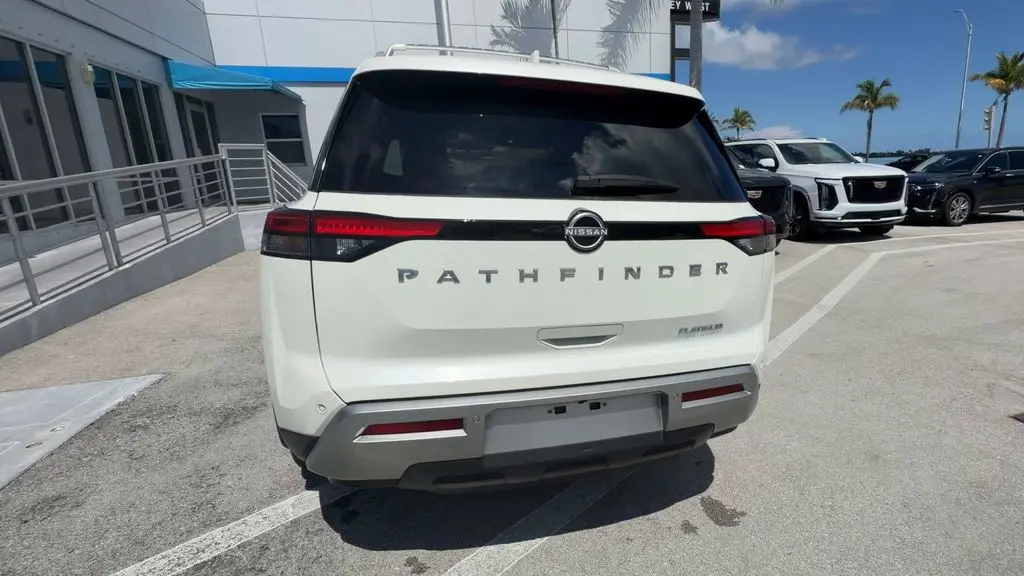 2024 Nissan Pathfinder Platinum