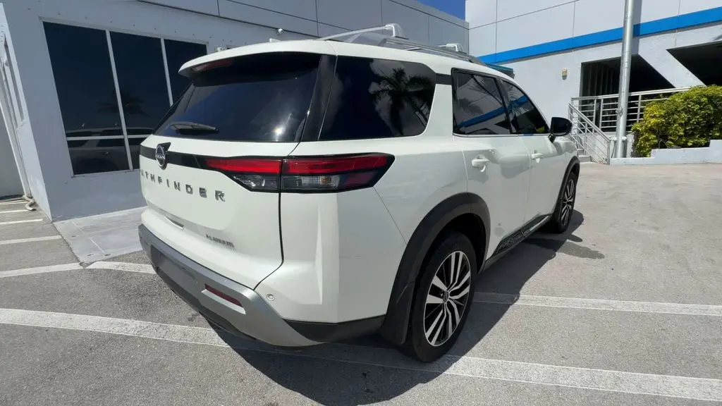 2024 Nissan Pathfinder Platinum