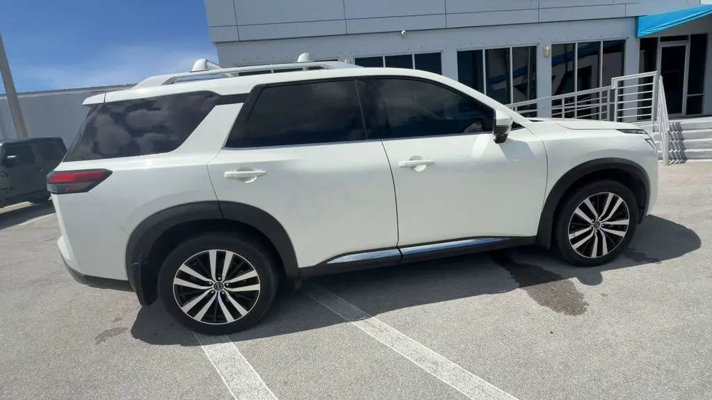 2024 Nissan Pathfinder Platinum