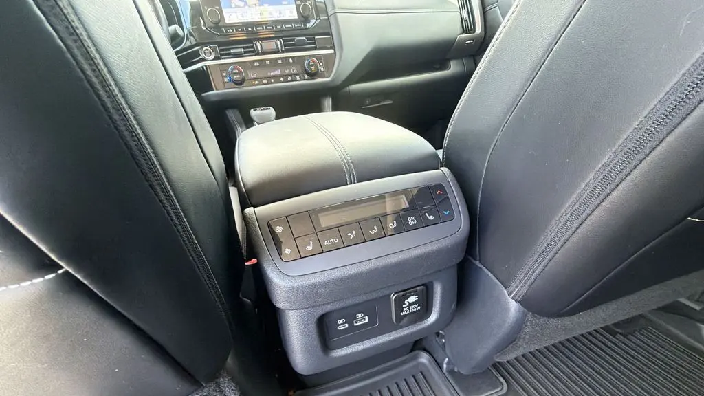 2024 Nissan Pathfinder Platinum