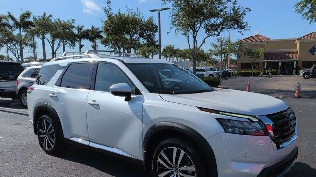 2025 Nissan Pathfinder Platinum