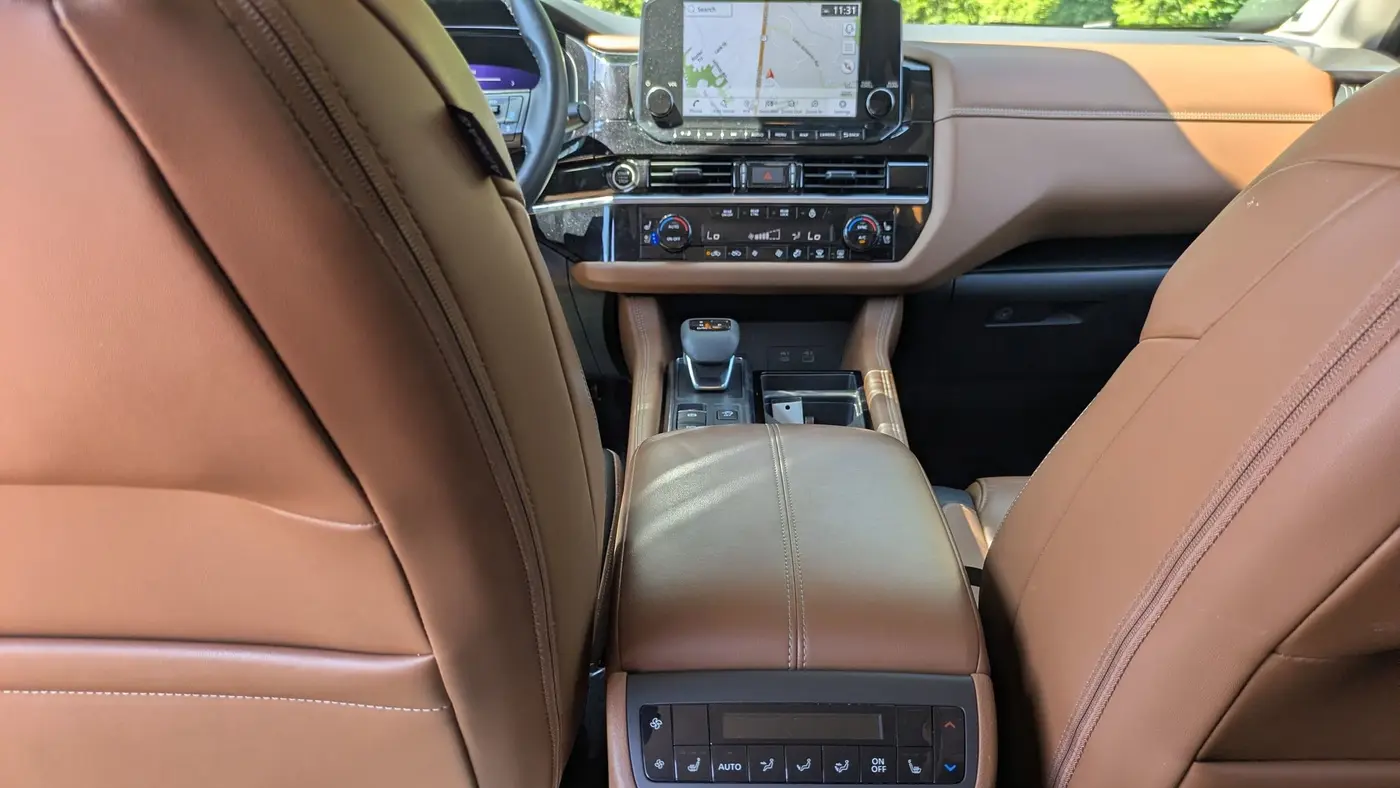 2024 Nissan Pathfinder Platinum