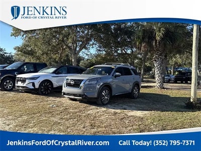 2022 Nissan Pathfinder Platinum 4DR SUV