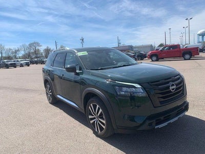 2025 Nissan Pathfinder Platinum 4DR SUV