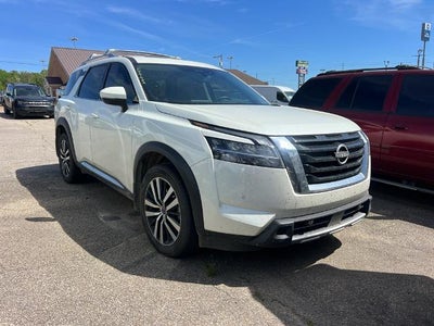 2023 Nissan Pathfinder Platinum 4DR SUV