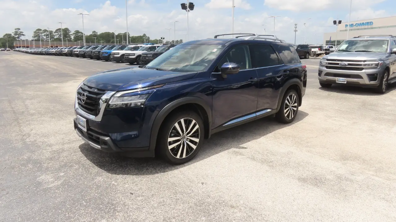 2023 Nissan Pathfinder Platinum