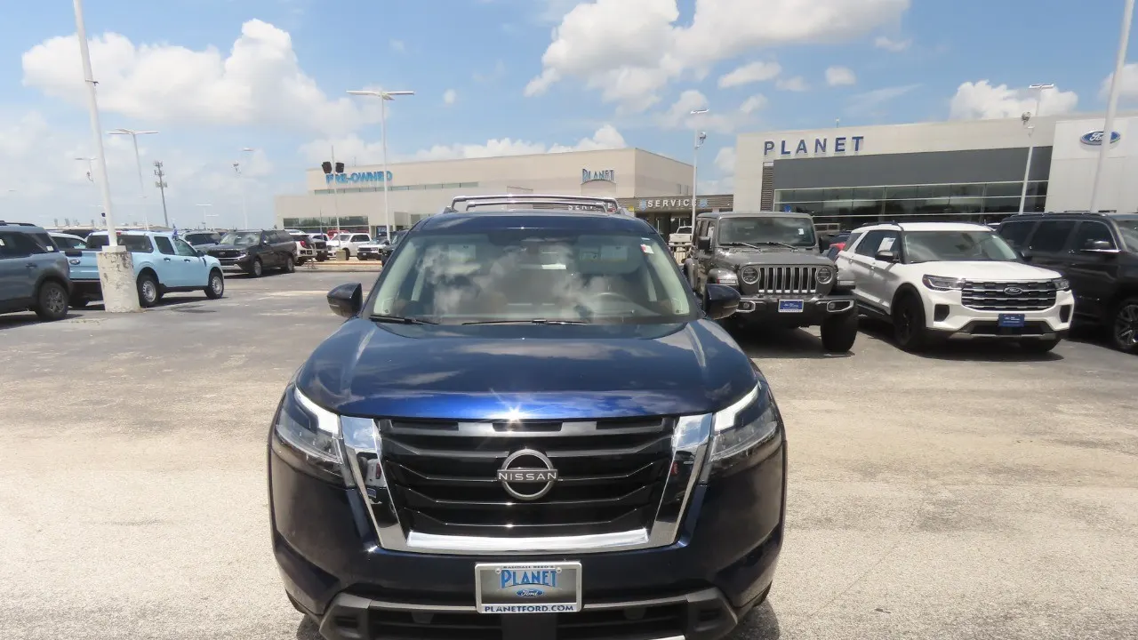 2023 Nissan Pathfinder Platinum