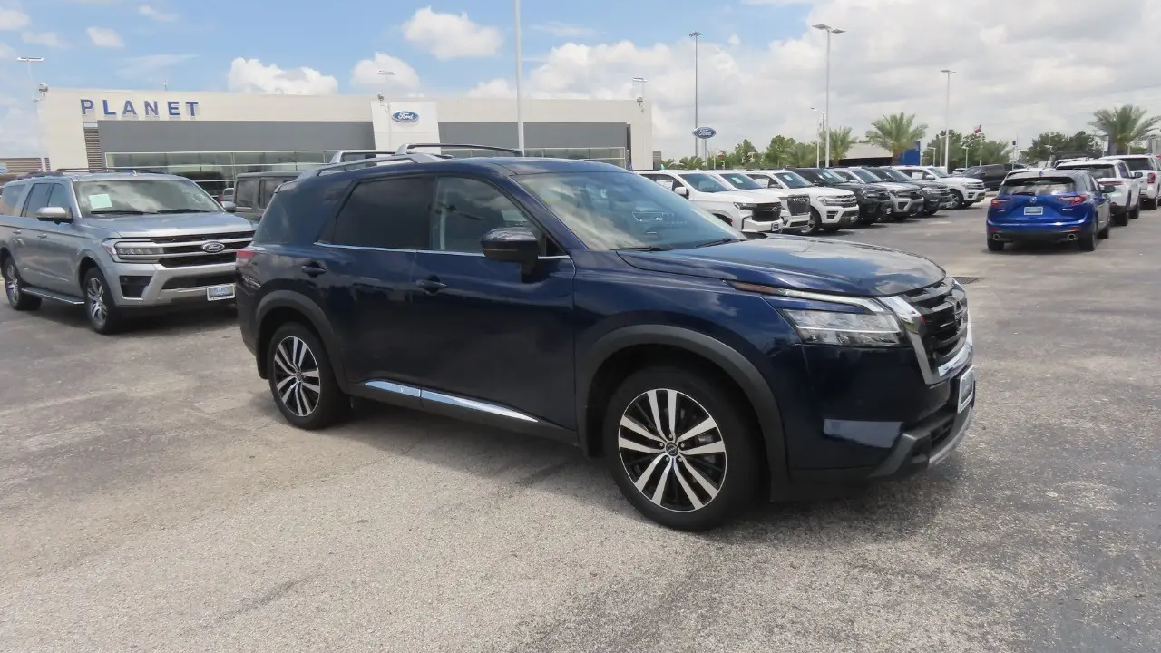 2023 Nissan Pathfinder Platinum