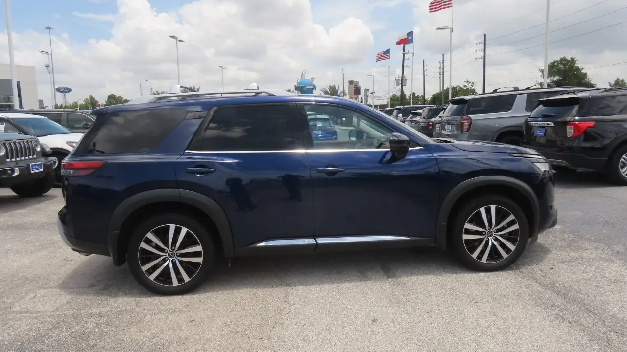 2023 Nissan Pathfinder Platinum