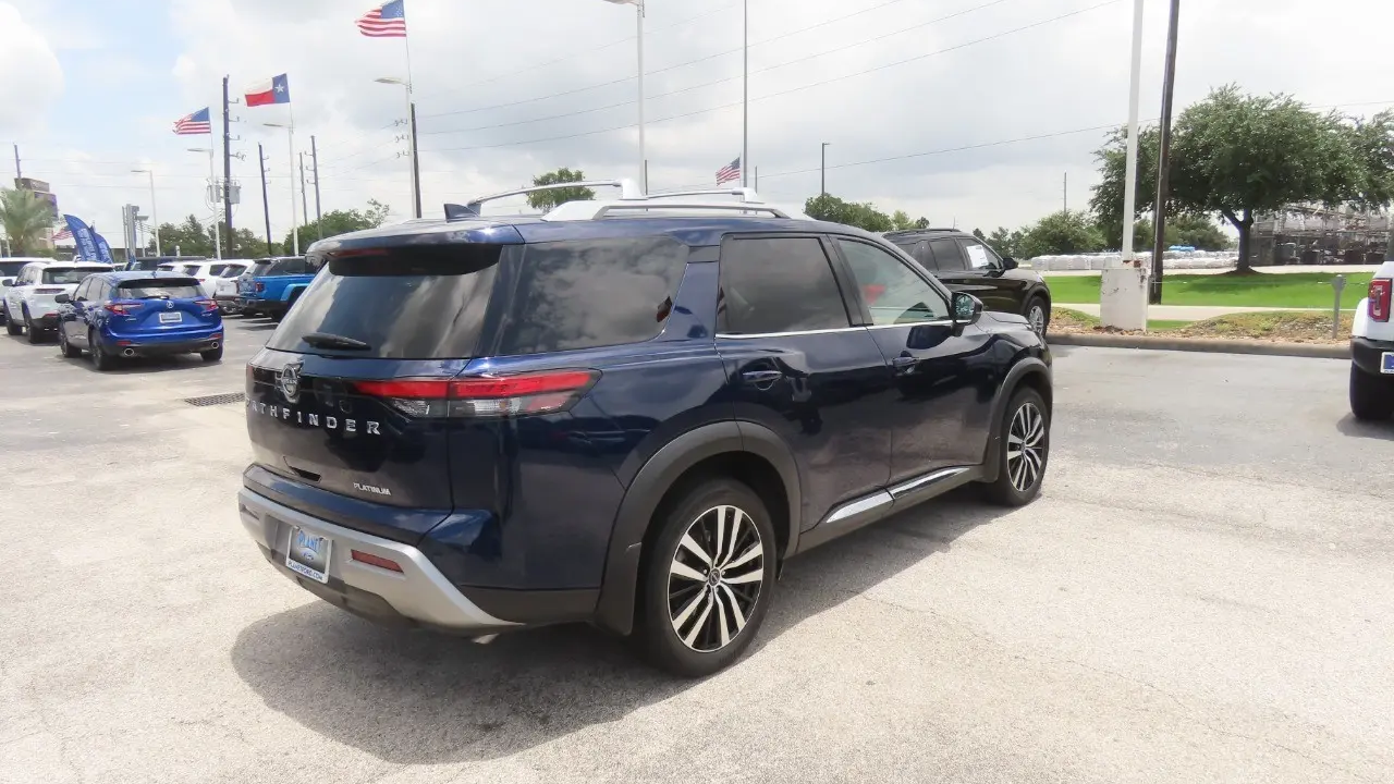 2023 Nissan Pathfinder Platinum