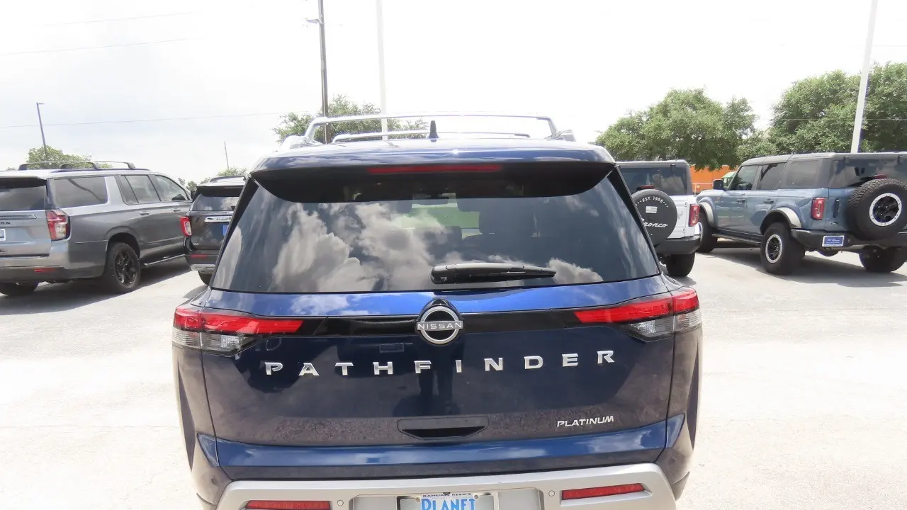2023 Nissan Pathfinder Platinum