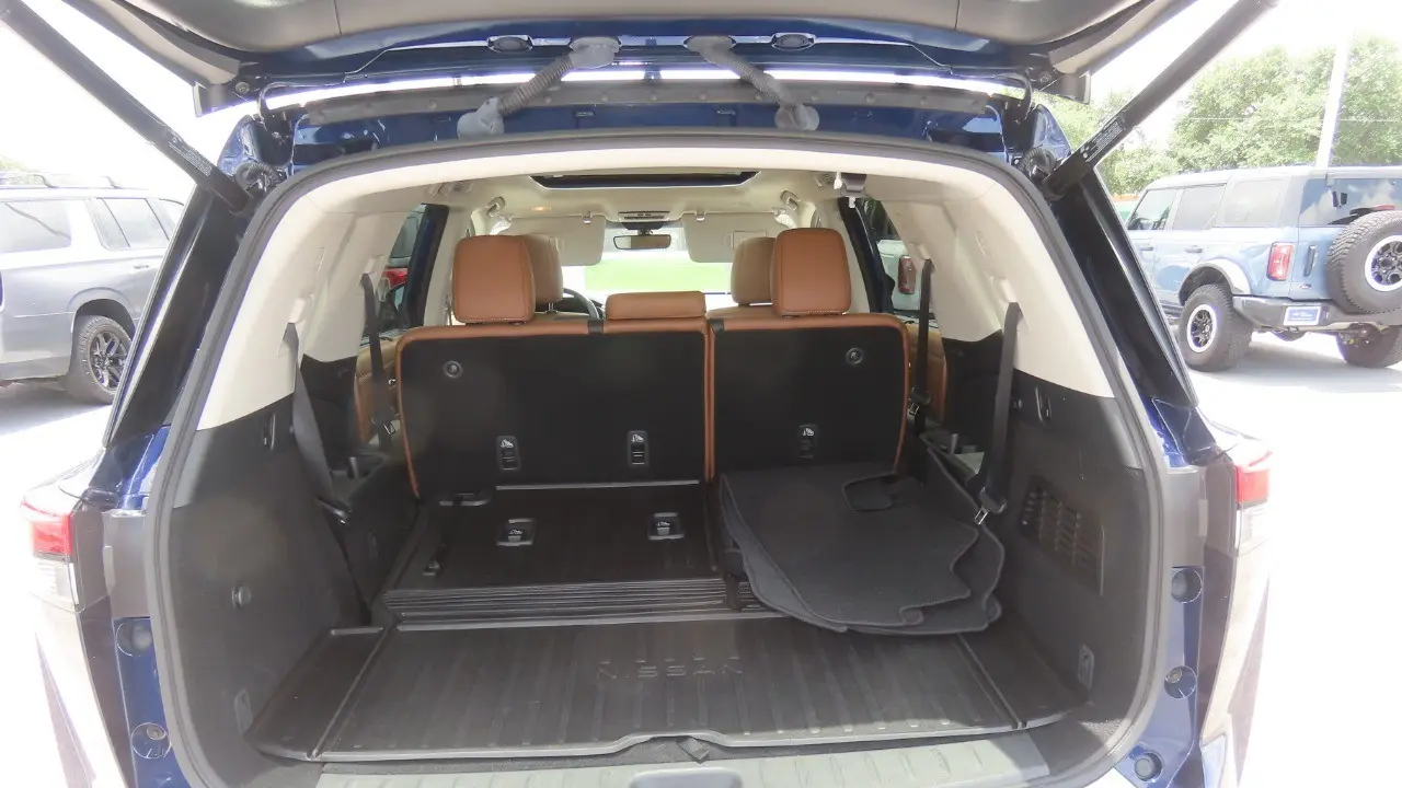 2023 Nissan Pathfinder Platinum