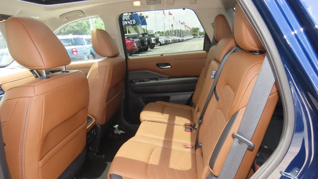 2023 Nissan Pathfinder Platinum