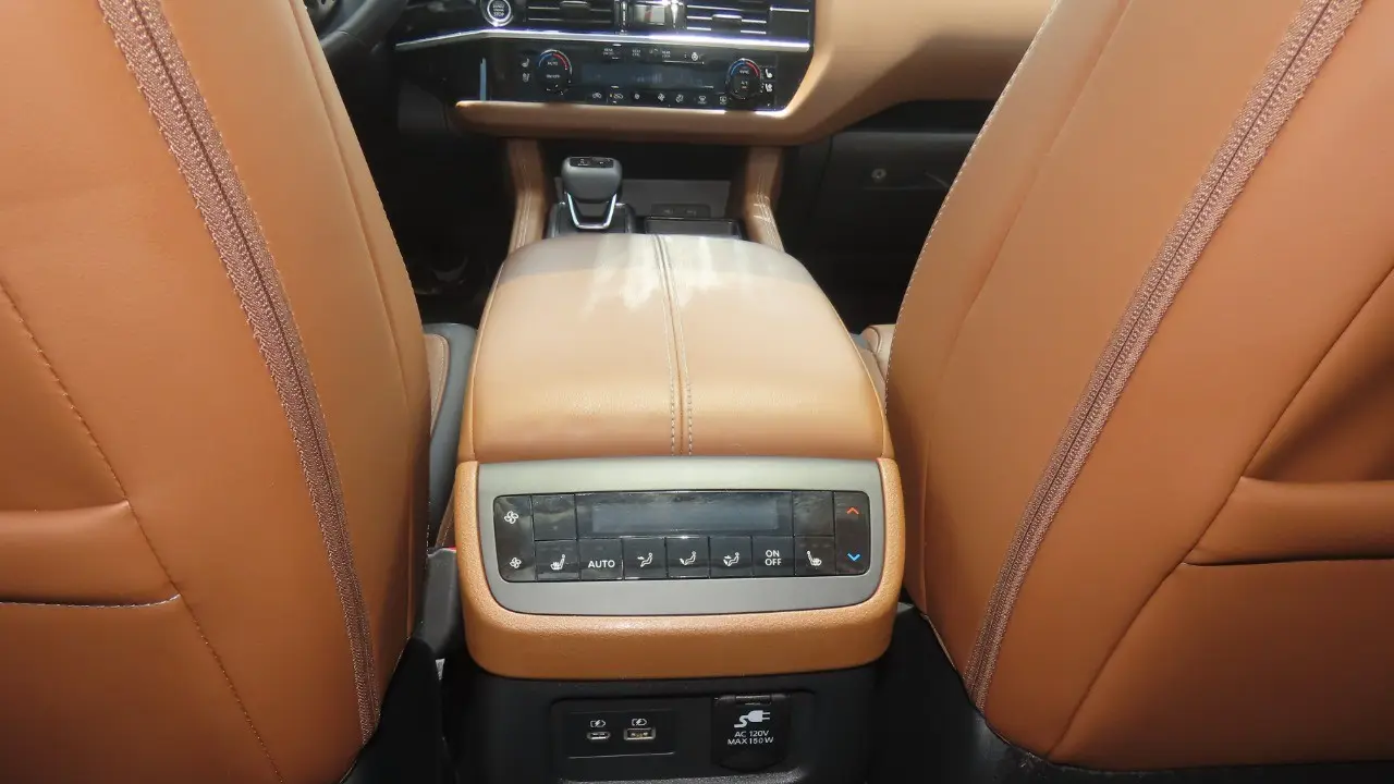 2023 Nissan Pathfinder Platinum