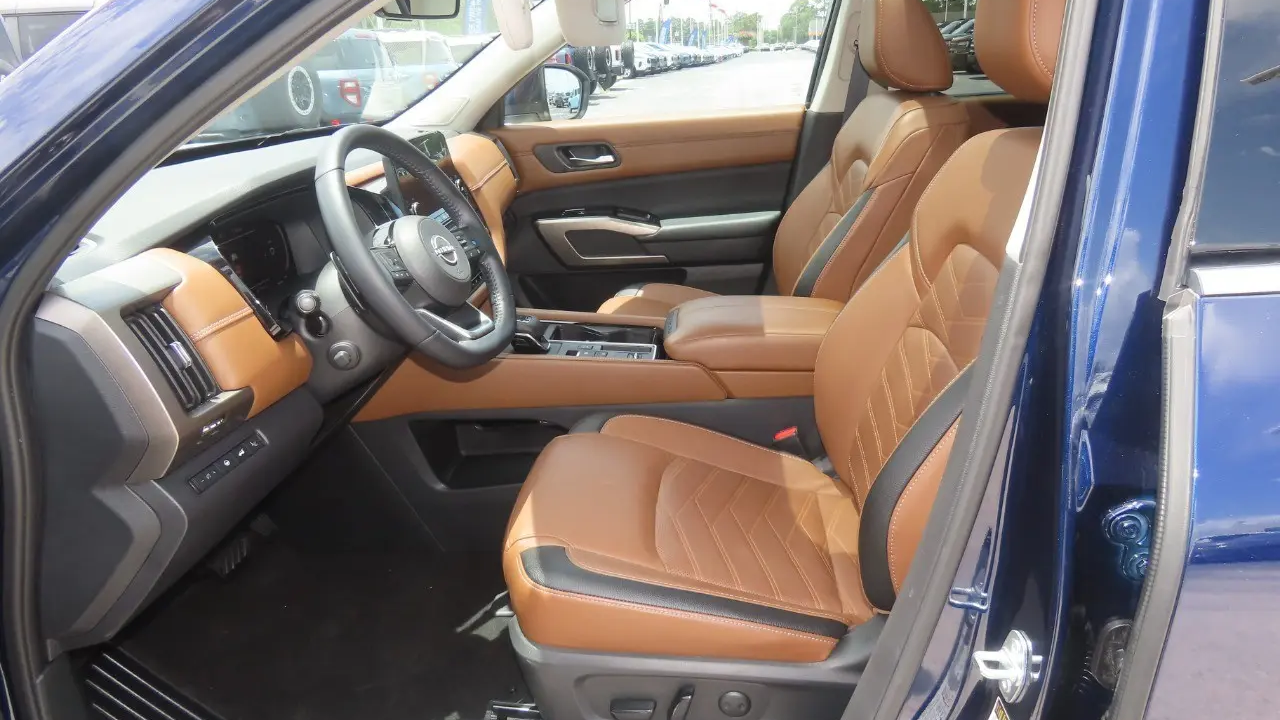 2023 Nissan Pathfinder Platinum