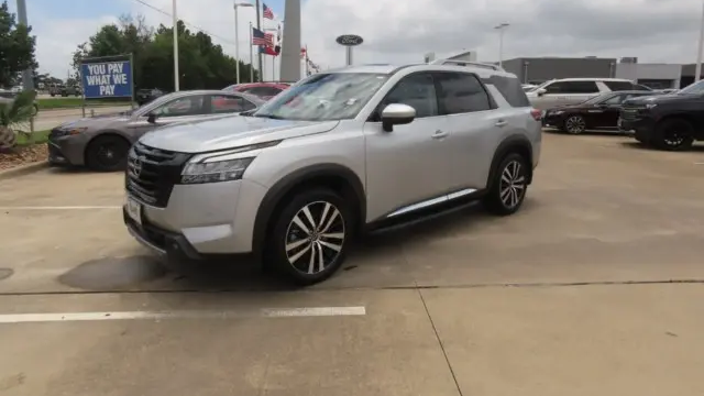 2024 Nissan Pathfinder Platinum