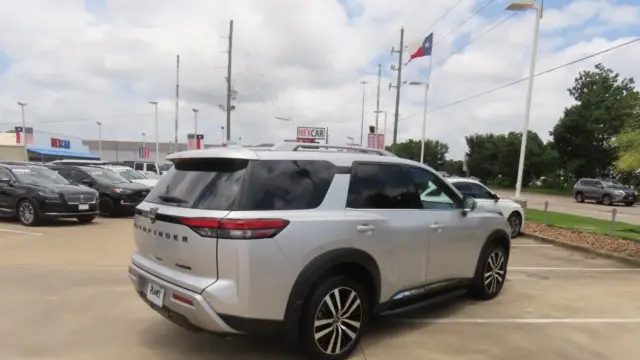 2024 Nissan Pathfinder Platinum