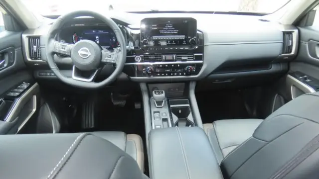 2024 Nissan Pathfinder Platinum