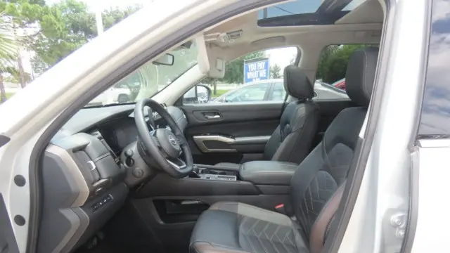 2024 Nissan Pathfinder Platinum