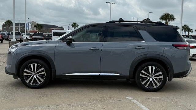 2022 Nissan Pathfinder Platinum