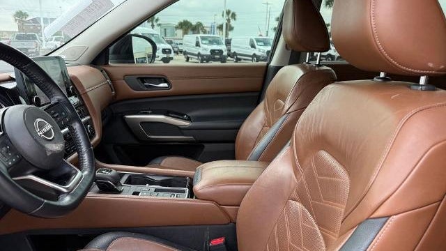2022 Nissan Pathfinder Platinum